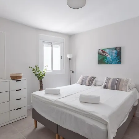 Flat In The Bustling Center Of Ref 99 *