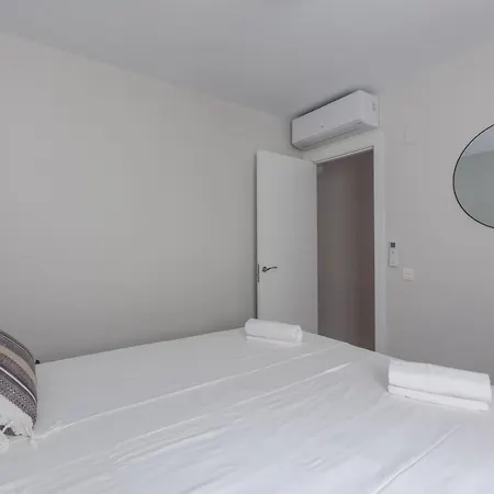 アパート Flat In The Bustling Center Of Ref 99 フエンヒロラ